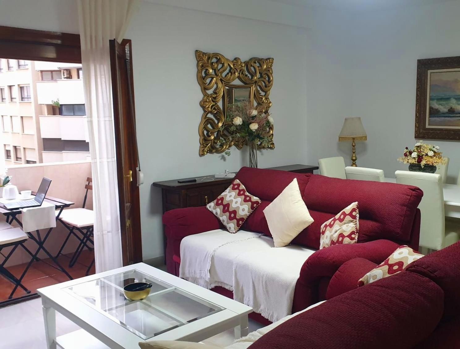 Angeles Center Apartment *